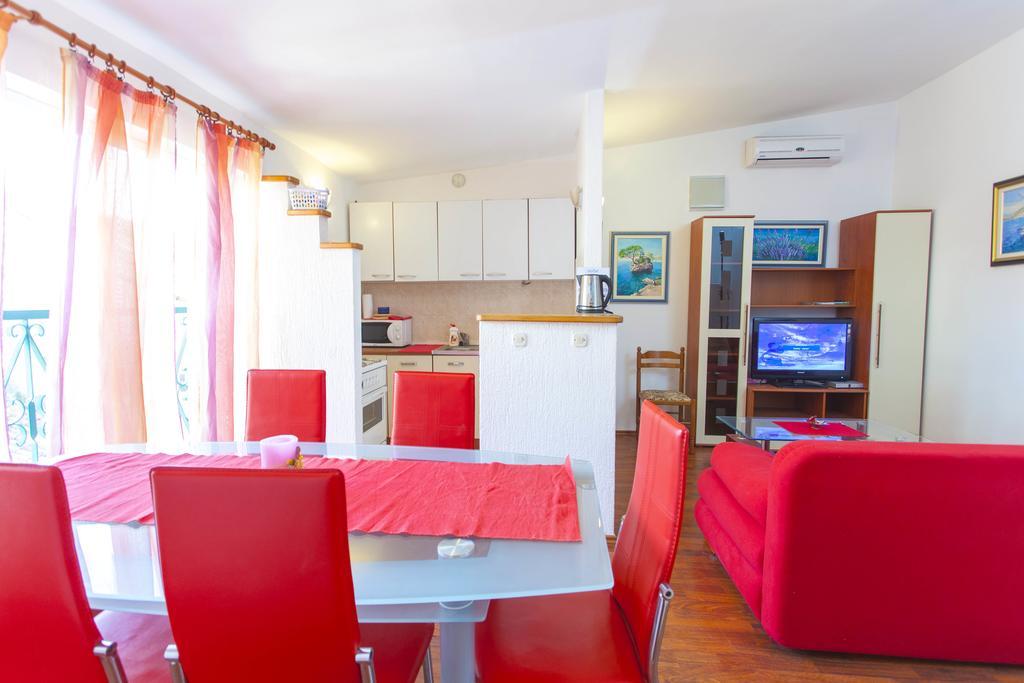 Carolija Apartment Макарська Номер фото
