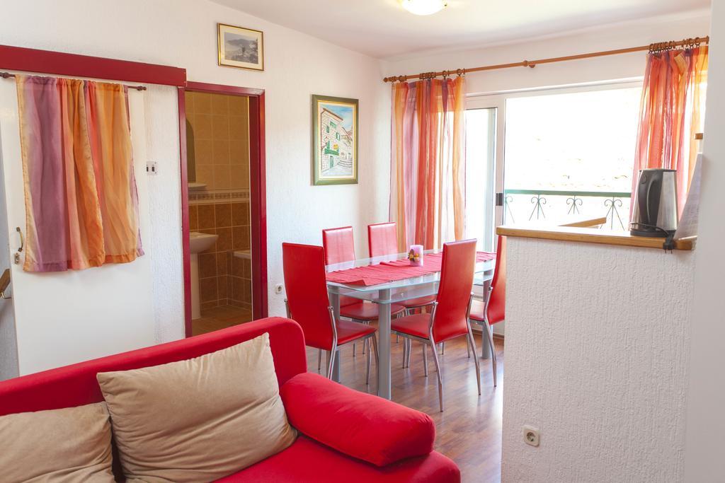 Carolija Apartment Макарська Номер фото