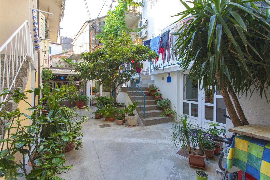 Carolija Apartment Макарська Номер фото
